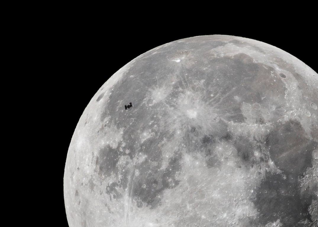Ritkán sikerül ilyen fotót készíteni a Holdról, de most Füleken elcsípték! (FOTÓK)
