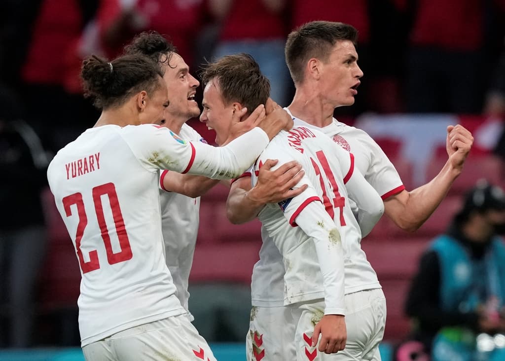 EURO-2020: Szétszedték a dánok az oroszokat, bejutottak a nyolcaddöntőbe