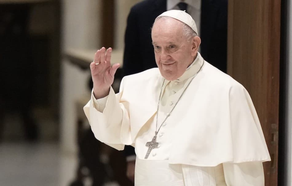 Emberek millió hitték azt, hogy Ferenc pápa rapperként sétál az utcákon (FOTÓK)
