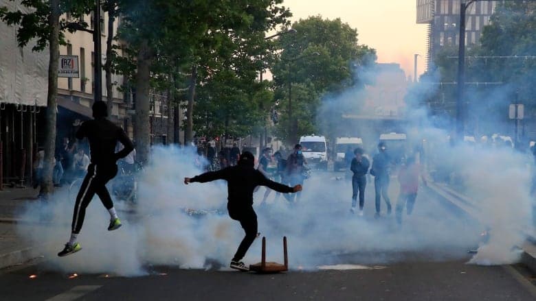 Több mint 20 ezren tüntettek a rendőri erőszak és a rasszizmus ellen Párizsban - VIDEÓ
