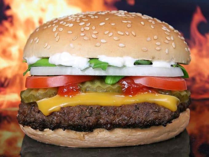 "Vakációzni" küldte a paradicsomokat az indiai Burger King