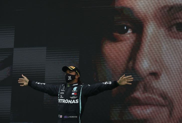 A Mercedes nem kommentálja a Hamilton új szerződéséről szóló híreket