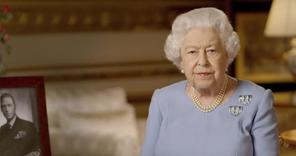 A karantén óta most először mutatkozott meg II. Erzsébet királynő (FOTÓK)