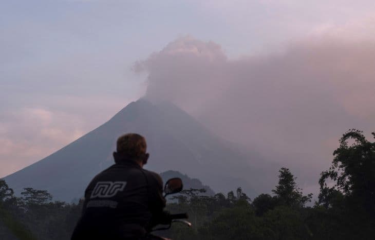 Ismét kitört Indonézia legaktívabb tűzhányója