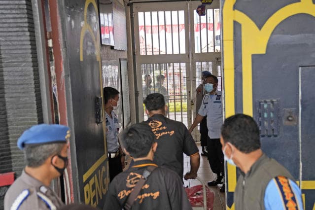 BORZALOM: Több tucat rab halt meg, miután tűz ütött ki egy jakartai  börtönben 