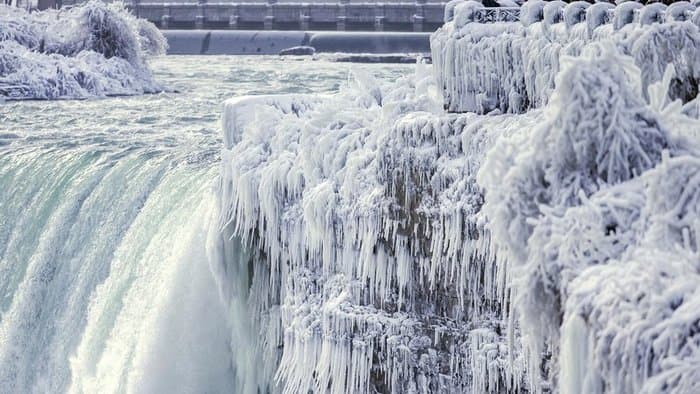 Megfagyott a Niagara-vízesés egy része (VIDEÓ)