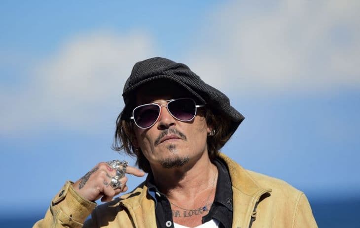 Johnny Depp otthagyta a tárgyalótermet - meglepetésvendég volt egy koncerten