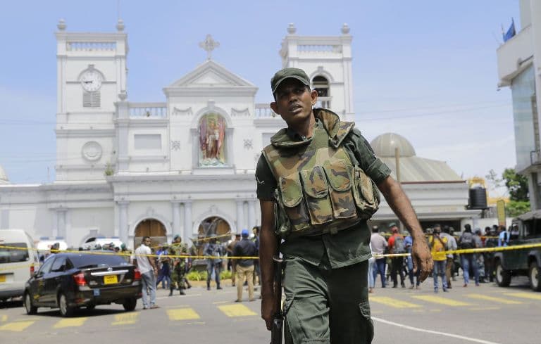 Srí Lankán lekapcsolták a közösségi portálokat a muzulmánellenes erőszakhullám miatt