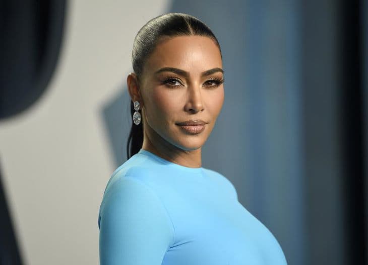 Kim Kardashian kínos photoshop-bakit vétett (FOTÓK)