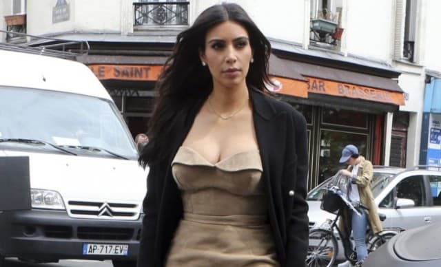 Kim Kardashian megint a melleit mutogatja (FOTÓ)