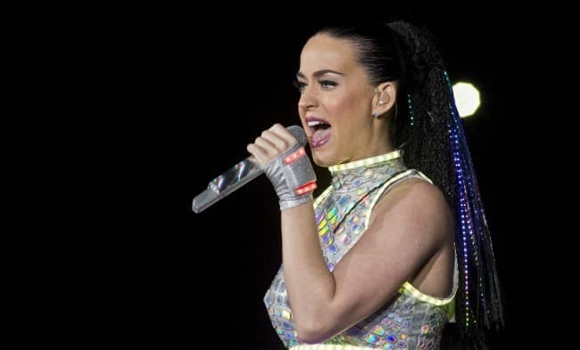 Kilencven millió ember kíváncsi Katy Perry tweetjeire