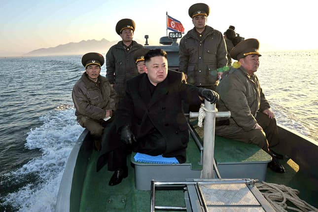 Csúcsfegyverekről dicsekedett Kim Dzsong Un, hogy a frászt hozza Amerikára!