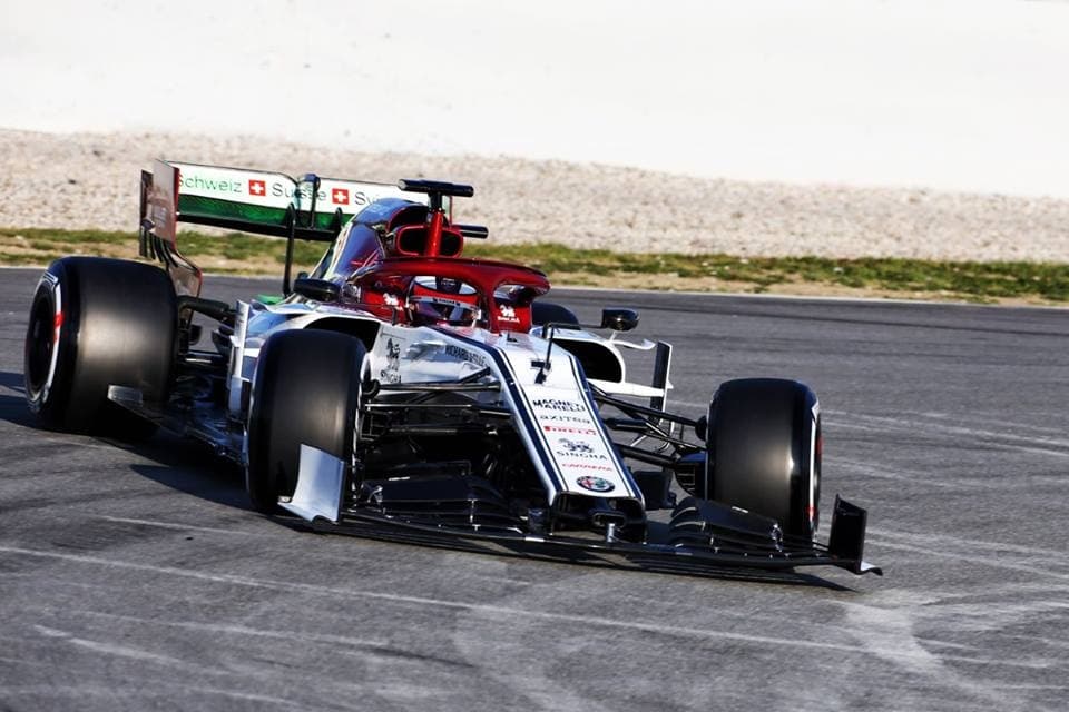 Räikkönen kapásból kicsúszott az Alfa Romeo most bemutatott F1-es autójával