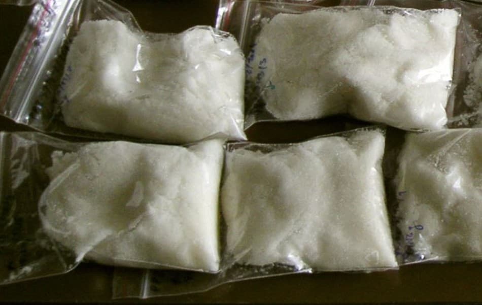 Egy tonna kokaint foglaltak le egy vitorláson az óceánon Portugáliában