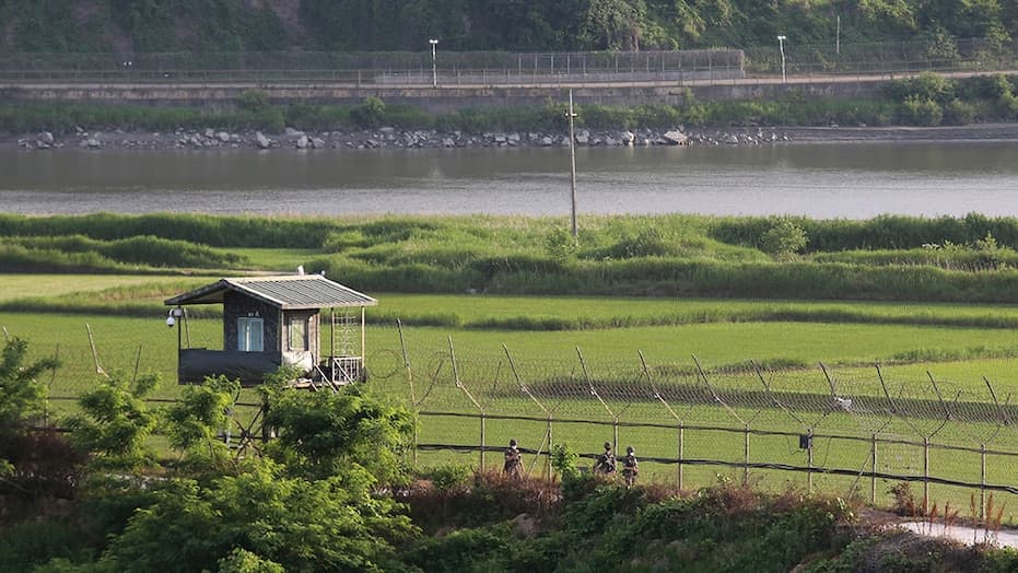 Hat órányi úszással sikerült átszöknie egy férfinak Észak-Koreából Dél-Koreába