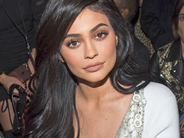 Kylie Jenner a Playboynak vetkőzött totál pucérra – FOTÓ 18+