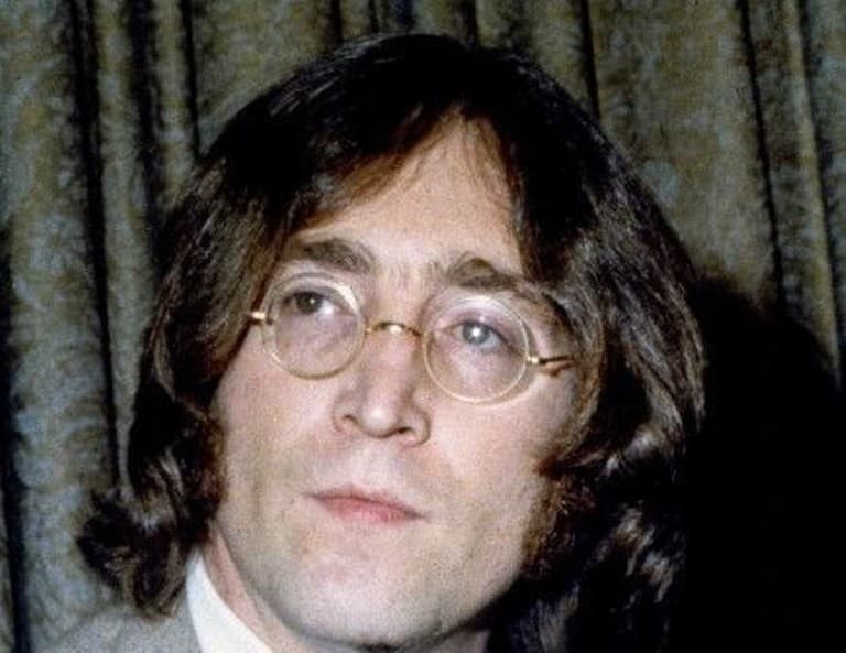 Több mint 9 ezer euróért cserélhet gazdát John Lennon napszemüvege