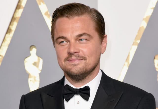 Leonardo DiCaprio középső ujjával üzent az amerikai filmakadémiának