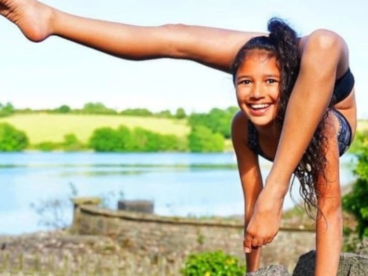 Egy 14 éves tinilány olyat tud a testével csinálni, amit senki más - gyakorlatával Guinness-rekordot döntött