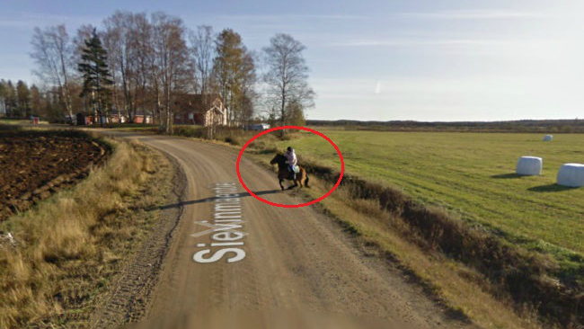 Vicces jelenetet örökített meg a Google Street View