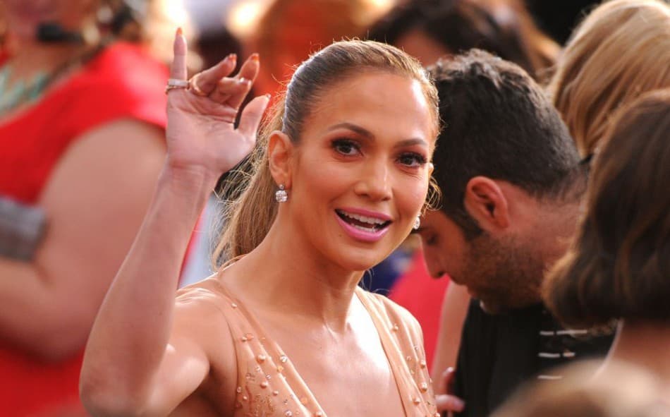 Jennifer Lopez meztelenül ünnepelte 53. születésnapját (VIDEÓ)