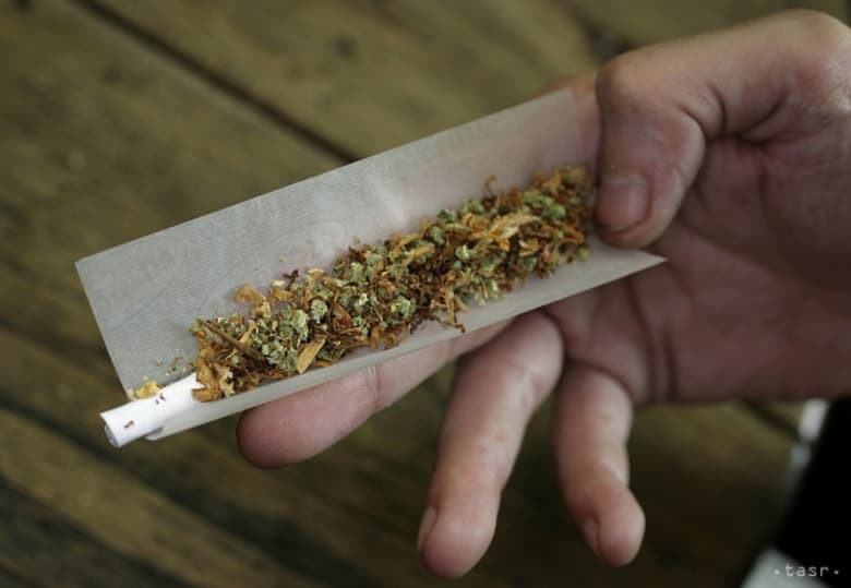 Több mint 400 adag marihuánával fogtak el egy 33 éves fickót