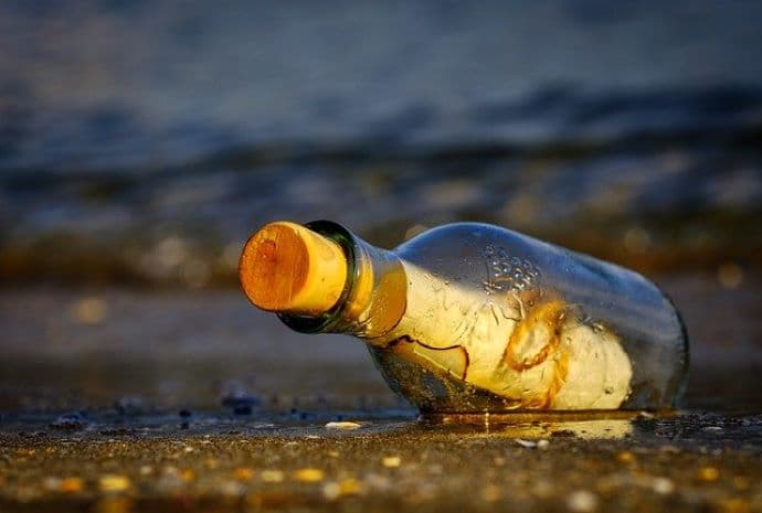 Norvégiában került elő egy 25 éve tengerbe dobott palackposta