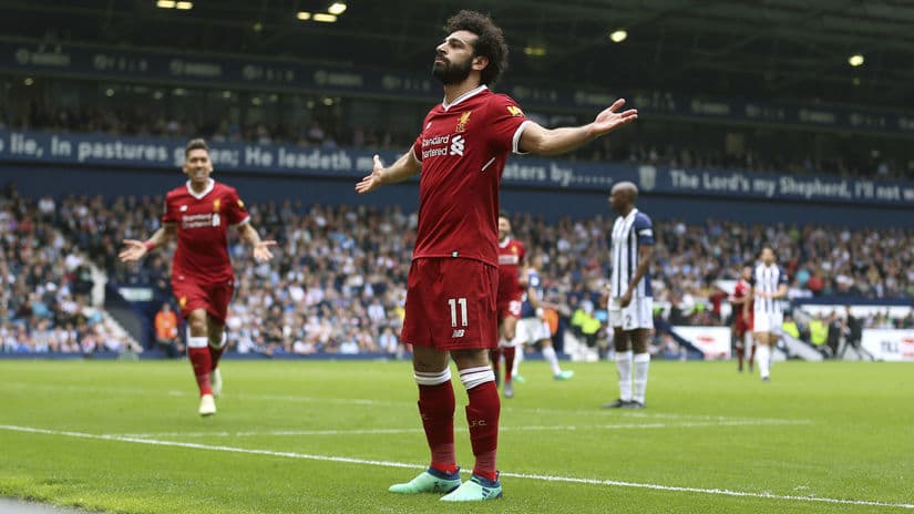 Vezetés közben telefonált Mohamed Salah – megbünteti őt a Liverpool