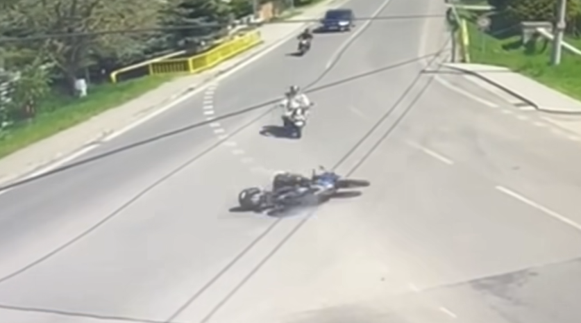 Döbbenetes videót tett közzé a rendőrség egy halálos motorbalesetről