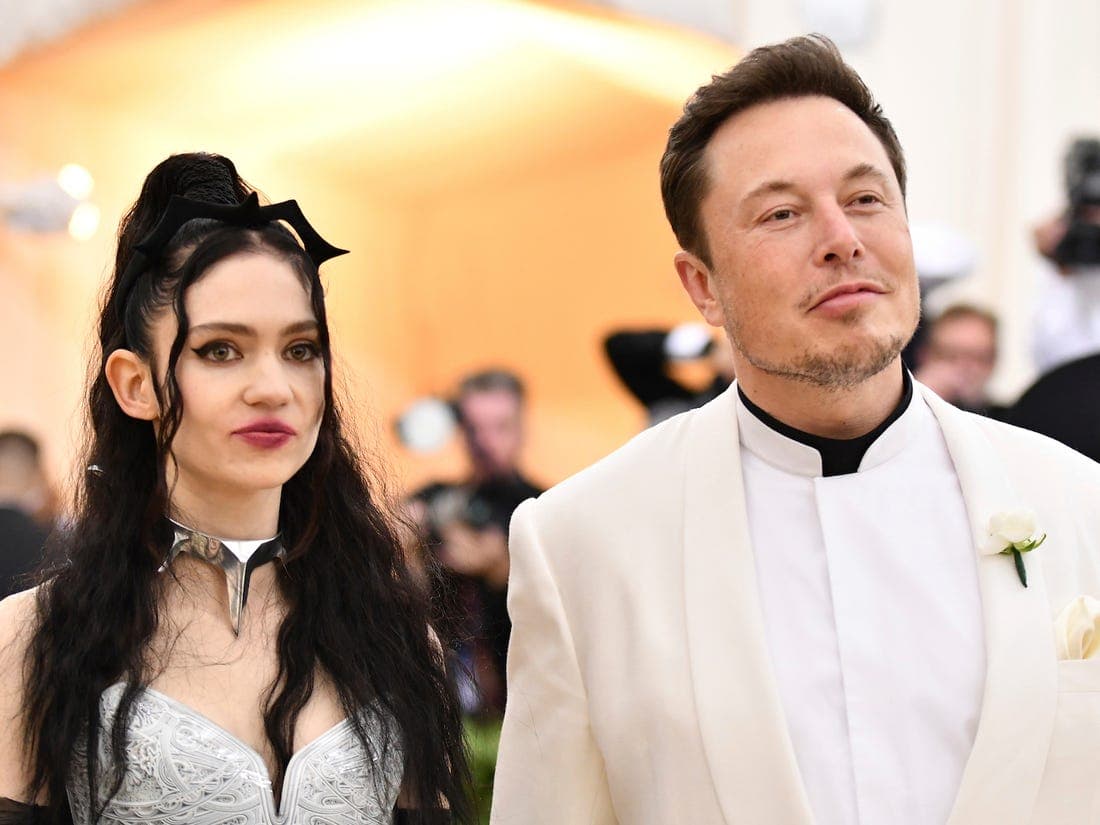 Sokatmondó meztelen képet tett közzé Elon Musk barátnője – FOTÓ