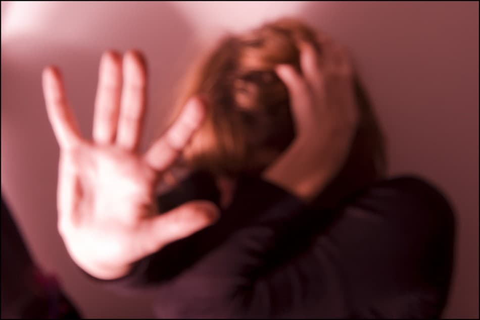 BORZALOM: Elképesztő kegyetlenséggel kínozta a gyerekeket, pornográfiára kényszerítette őket egy nő