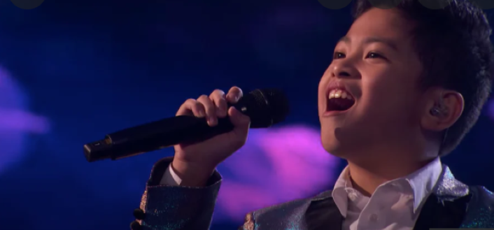 A 10 éves kisfiú egy Whitney Houston-dalt énekelt - mindenkinek leesett az álla (VIDEÓ)