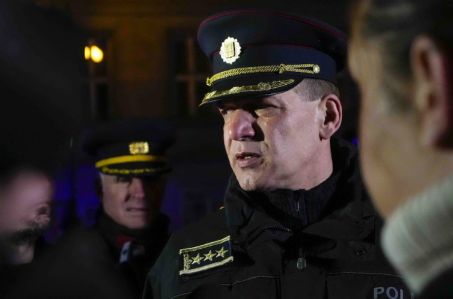 Prágai tömeggyilkosság - Őrizetbe vettek négy, támadásokkal fenyegetőző személyt
