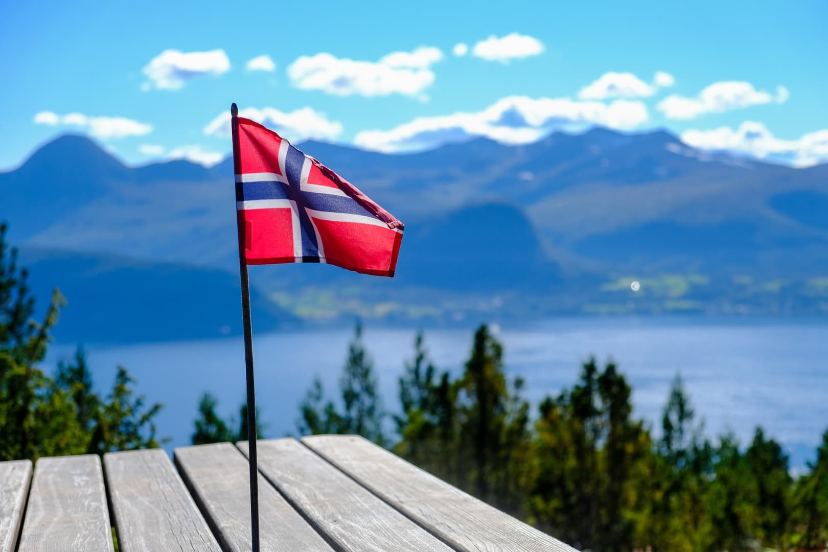 Norvégia kiutasít több orosz diplomatát