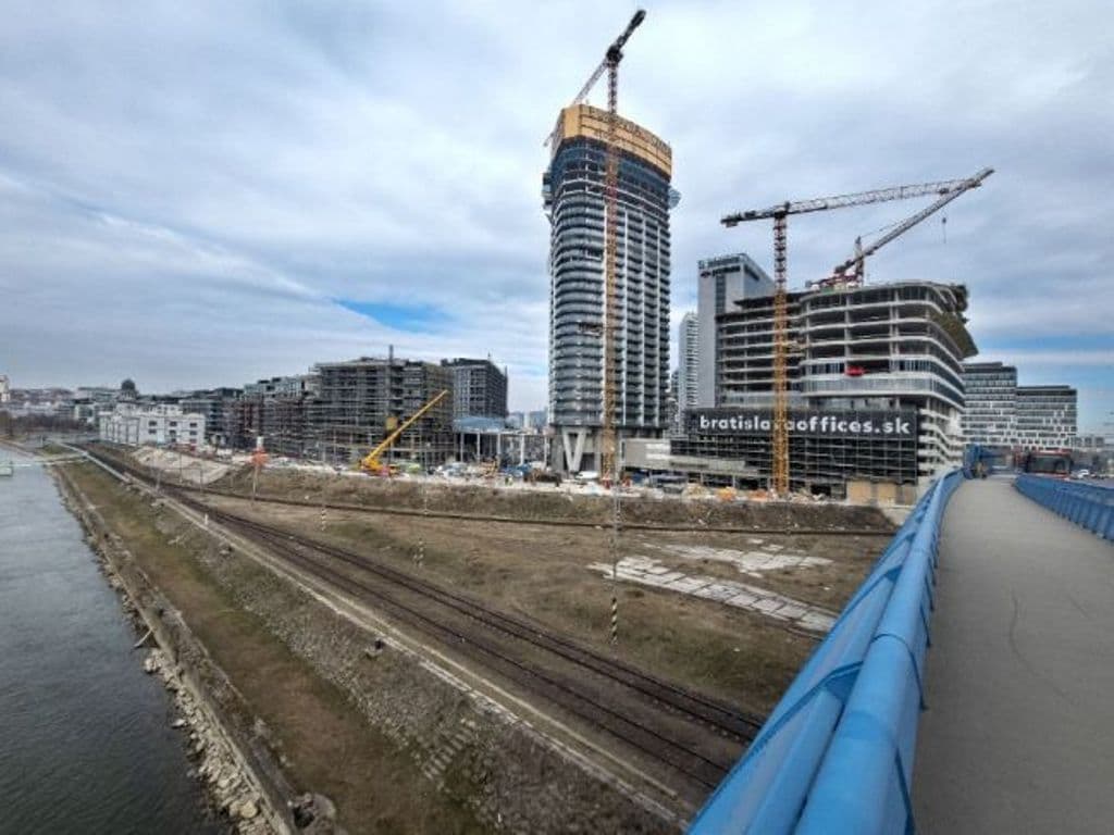 Már most Szlovákia legmagasabb épületének számít, de végső méretét még nem érte el