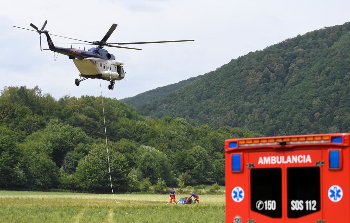 Már majdnem ezer hektáron tombol a tűz Csehországban, Szlovákia helikoptert küldött