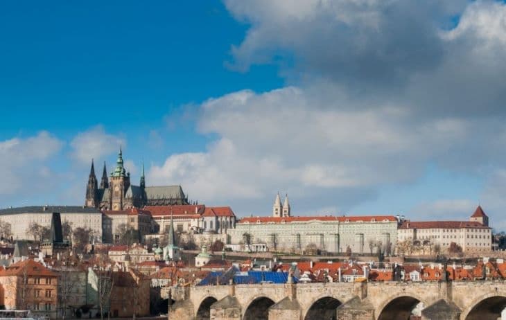 Karanténba kerültek a cseh főváros vezetői