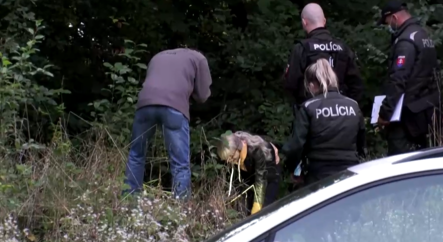 BORZALOM: Szőnyeggel letakart holttestet találtak a járókelők