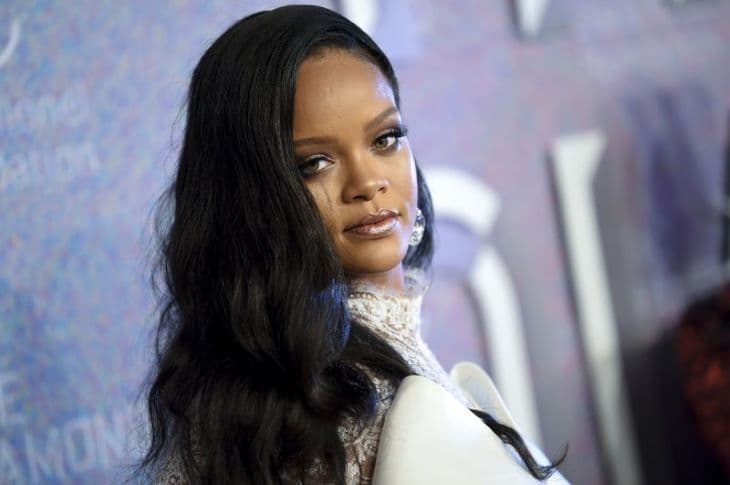 Tarolnak Rihanna szexi képei az Instagramon (FOTÓK)