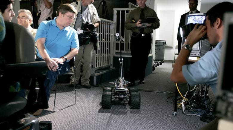 DALLASI VÉRENGZÉS: Robottal nyírták ki az egyik orvlövészt - első ízben vettetek be robotot emberölés céljából