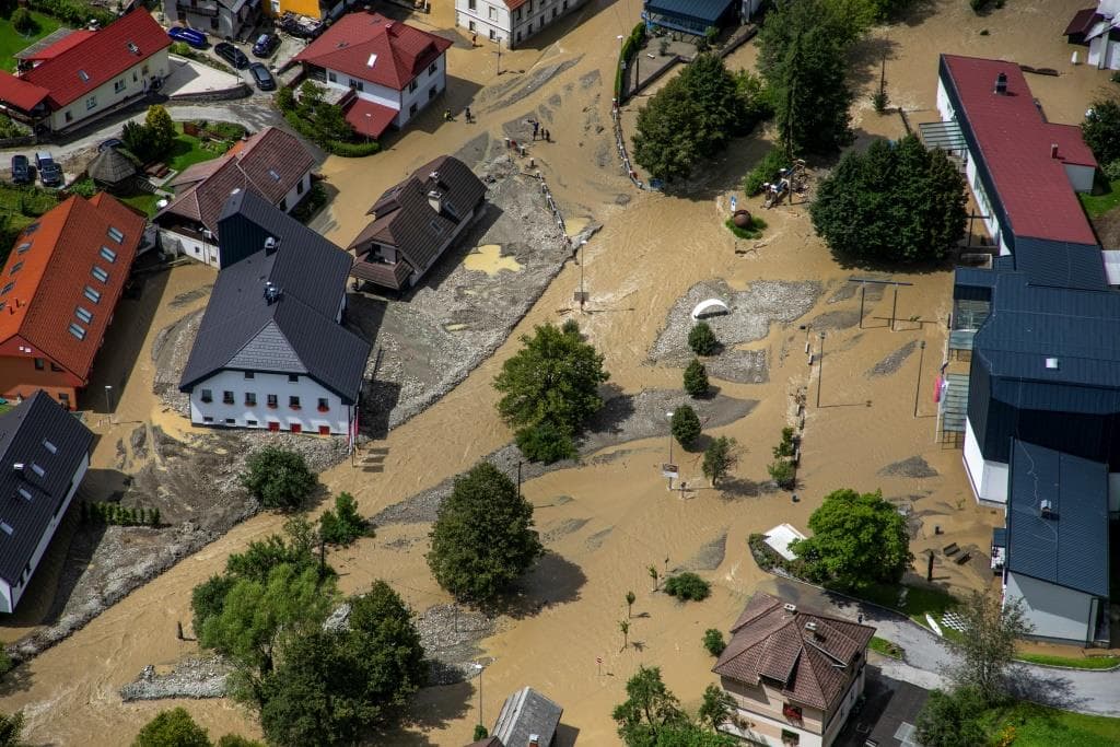 Több száz embert evakuáltak áradások miatt Ausztriában és Szlovéniában