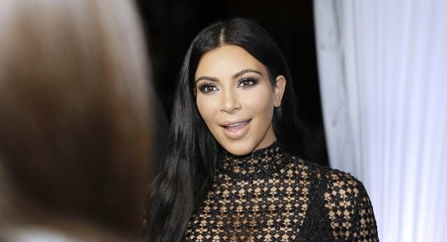 Kim Kardashian megint meztelenkedett