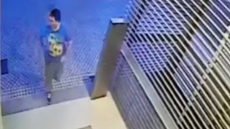 Elkapta a cifrafosás a fickót, majd meghentergett saját ürülékében (videó)