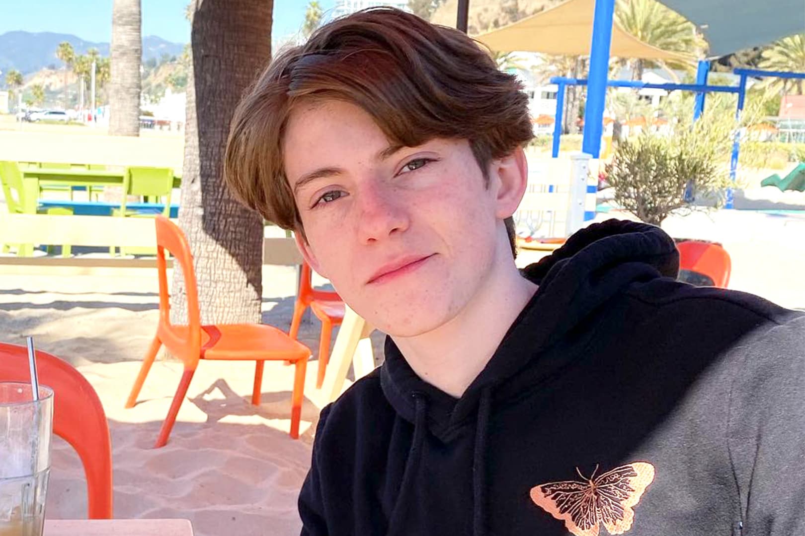 BORZALOM: Holtan találták a 18 éves amerikai színészt!