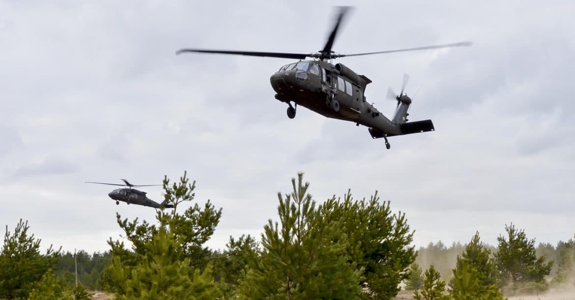 Lezuhant egy helikopter, szörnyethalt nyolc ember - köztük egy vezérkari főnök
