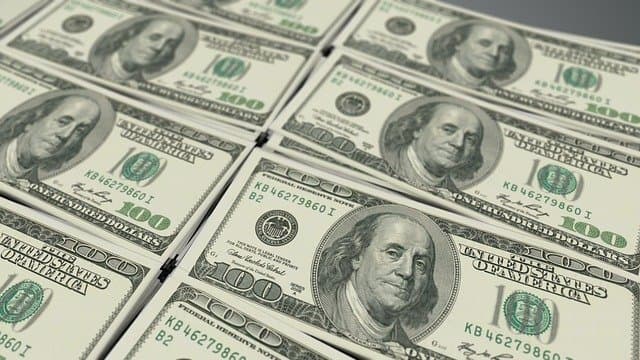 Rengeteg százdolláros bankjegyet találtak egy szemétlerakóhelyen