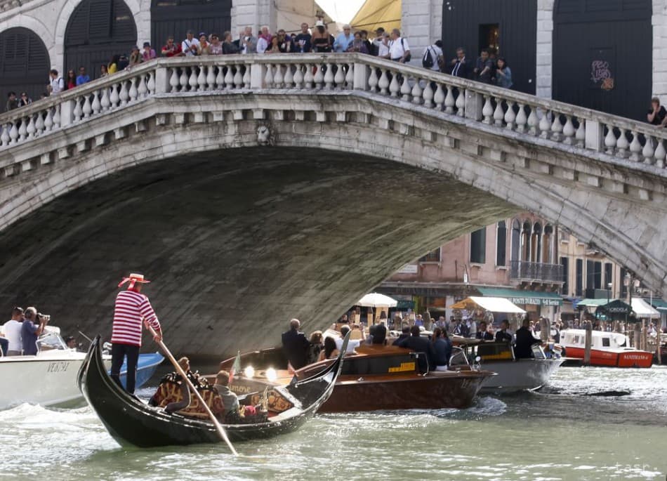 Elhalasztják a Velencébe érkező turistákra kivetett díj bevezetését