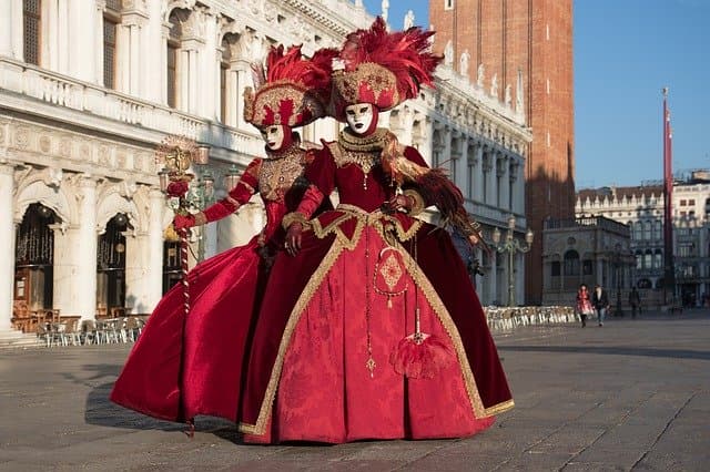 Számolni fogják a turistákat a velencei karnevál idején
