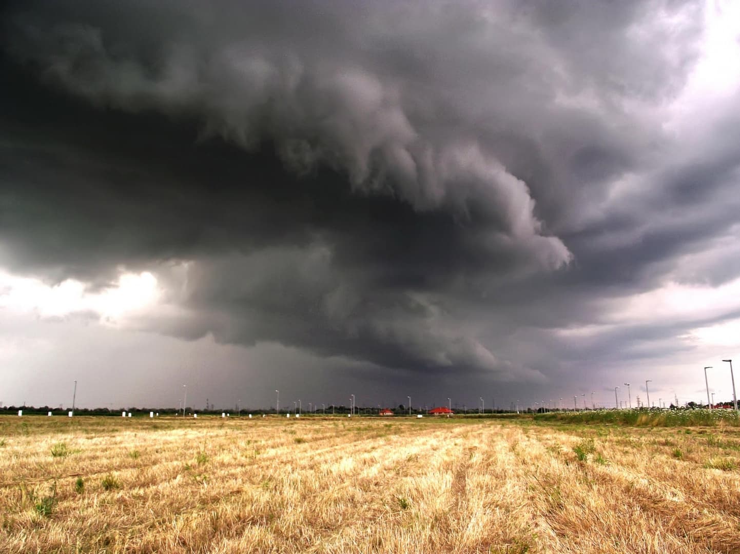 RIASZTÁS: Jönnek a viharok a Csallóközben is!